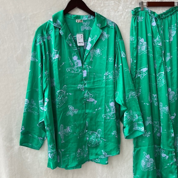 NEW Size Medium Free People Dreamy Days Satin Pajama 2 Piece Set Green Jelly - Picture 3 of 9